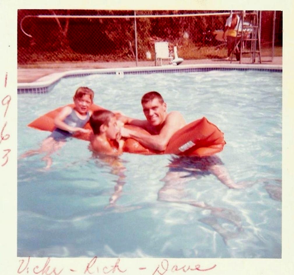  Dave MacDonald at home with childrenVicki & Richie in 1963